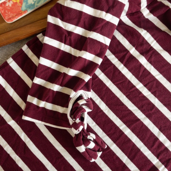 Old Navy Quarter Length Sleeve Size L - Picture 3 of 4